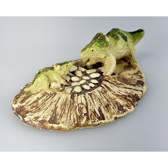 Safari Ltd Dinosaur Toy Carnegie Collection Original Protoceratops on Nest - Picture 3 of 8